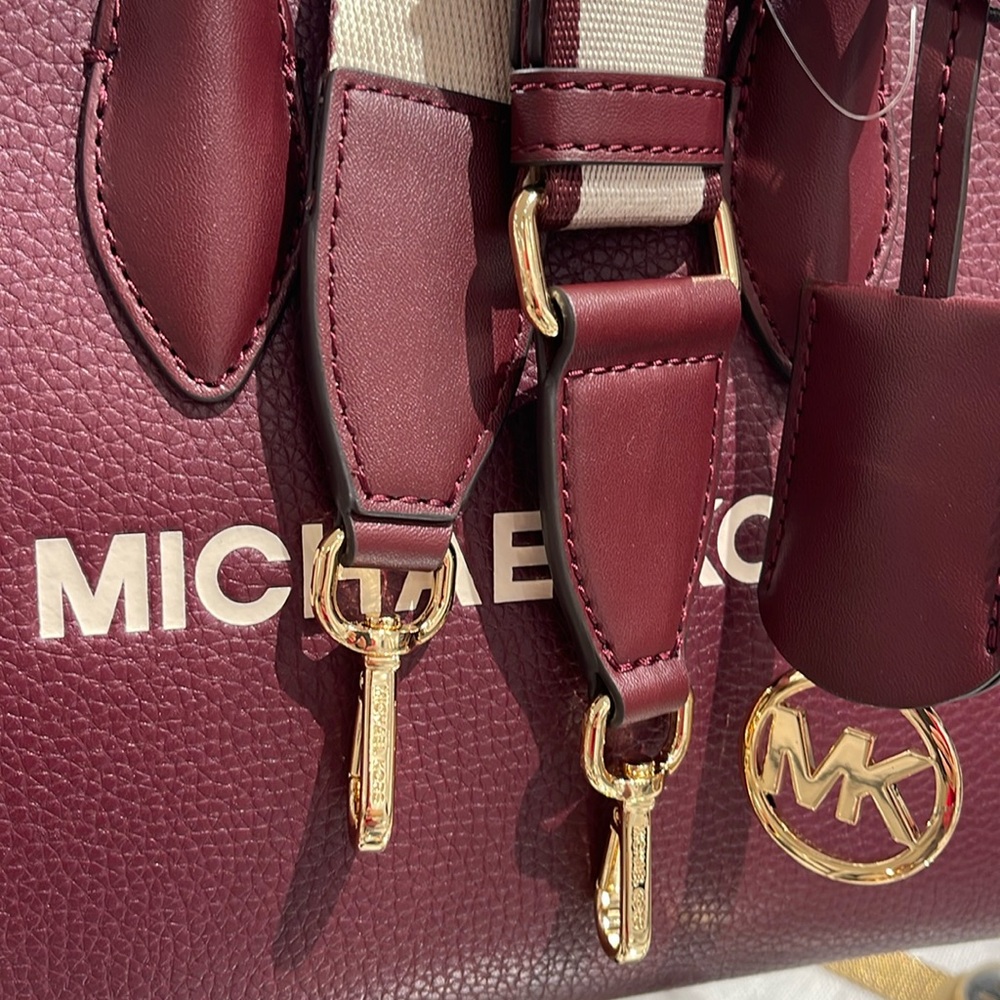 Michael Kors Mirella Small Pebbled Leather Crossbody Bag
Oxblood 
NWT - Picture 14 of 16